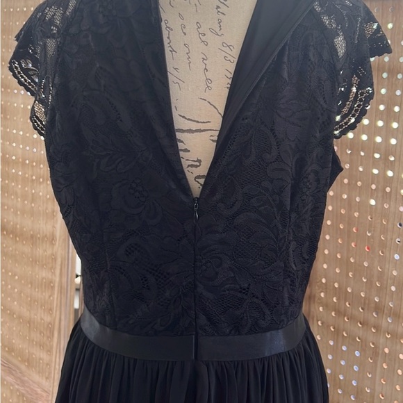 New Miusol black lace formal maxi dress - Picture 7 of 8